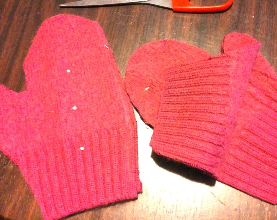 All in Beads DIY mittens with bead decorations + a keychain